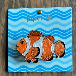 Piper K Orange and White Clownfish Hair Clip— gold hardware